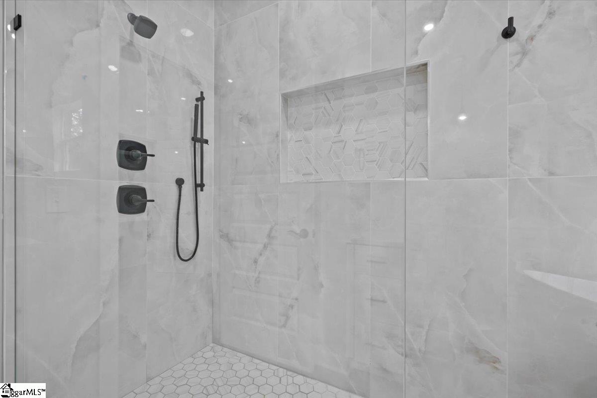 210 Horseshoe Bend Road Easley, SC 29642 - Photo 14 of 40 Gallery Image 14