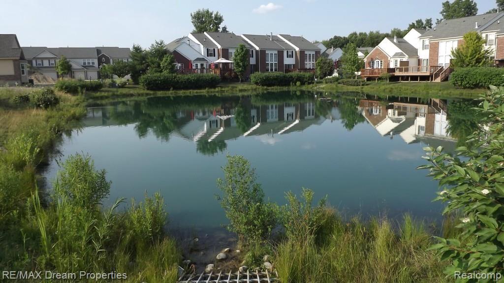 49146 Hawksburry Road, Unit 106 Canton, MI 48188 - Photo 52 of 60 53.jpg
