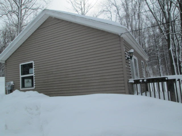5702 Snyder Road Berrien Springs, MI 49103 - Photo 1 of 9 5702_Snyder_%281%29sideview_35609004 (10