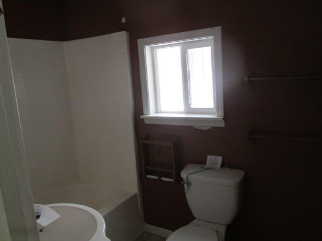 5702 Snyder Road Berrien Springs, MI 49103 - Photo 8 of 9 5702_Snyder_%289%29bathroom_35609234 (5)