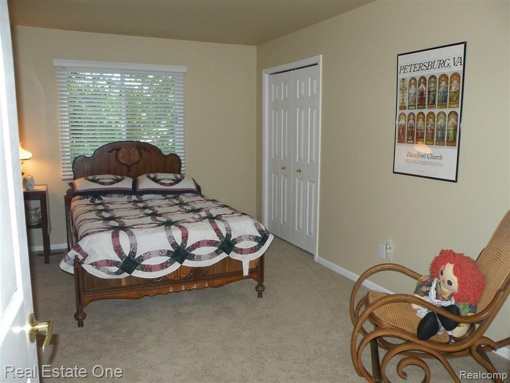 1059 Bluebird Drive Rochester, MI 48307 - Photo 22 of 24 DSCN9807.JPG