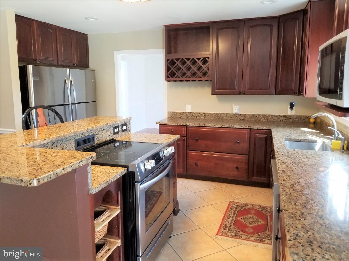 1461 Pleasant Lake Road Annapolis, MD 21409 - Photo 16 of 67 Kitchen w/Cooking Island