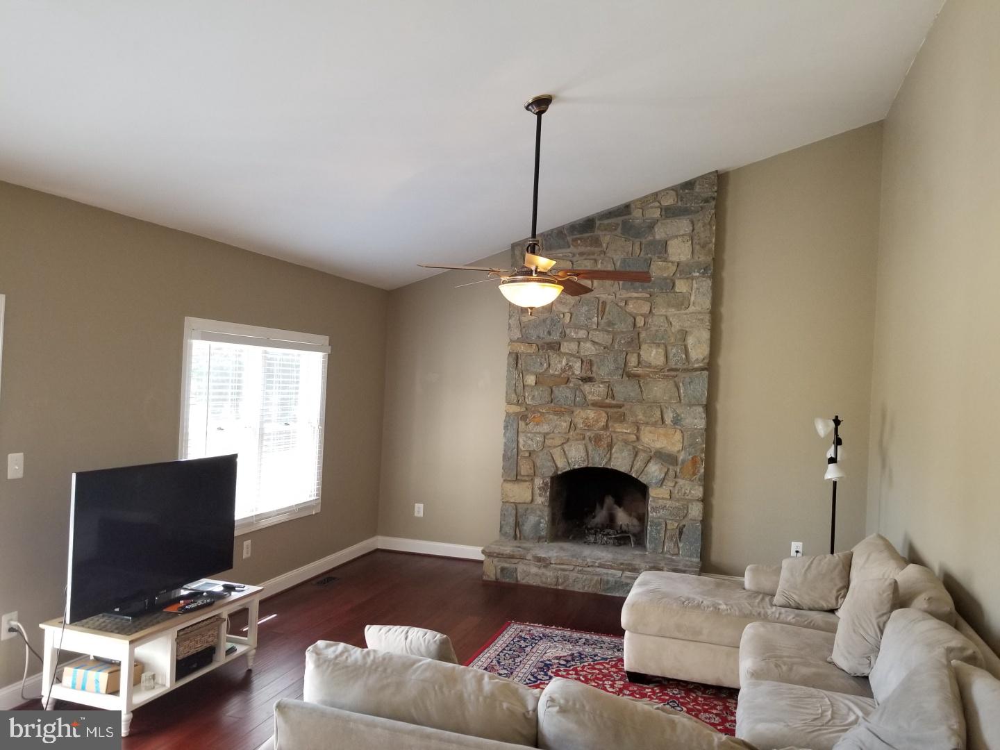 1461 Pleasant Lake Road Annapolis, MD 21409 - Photo 24 of 67 Family Room w/Vaulted Ceiling