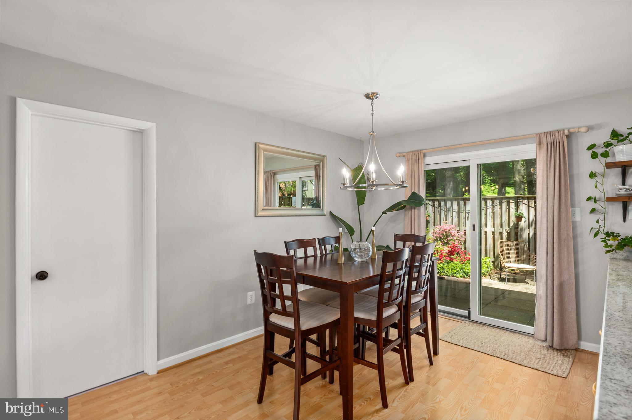 11150 Forest Edge Drive Reston, VA 20190 - Photo 14 of 30 Dining Area