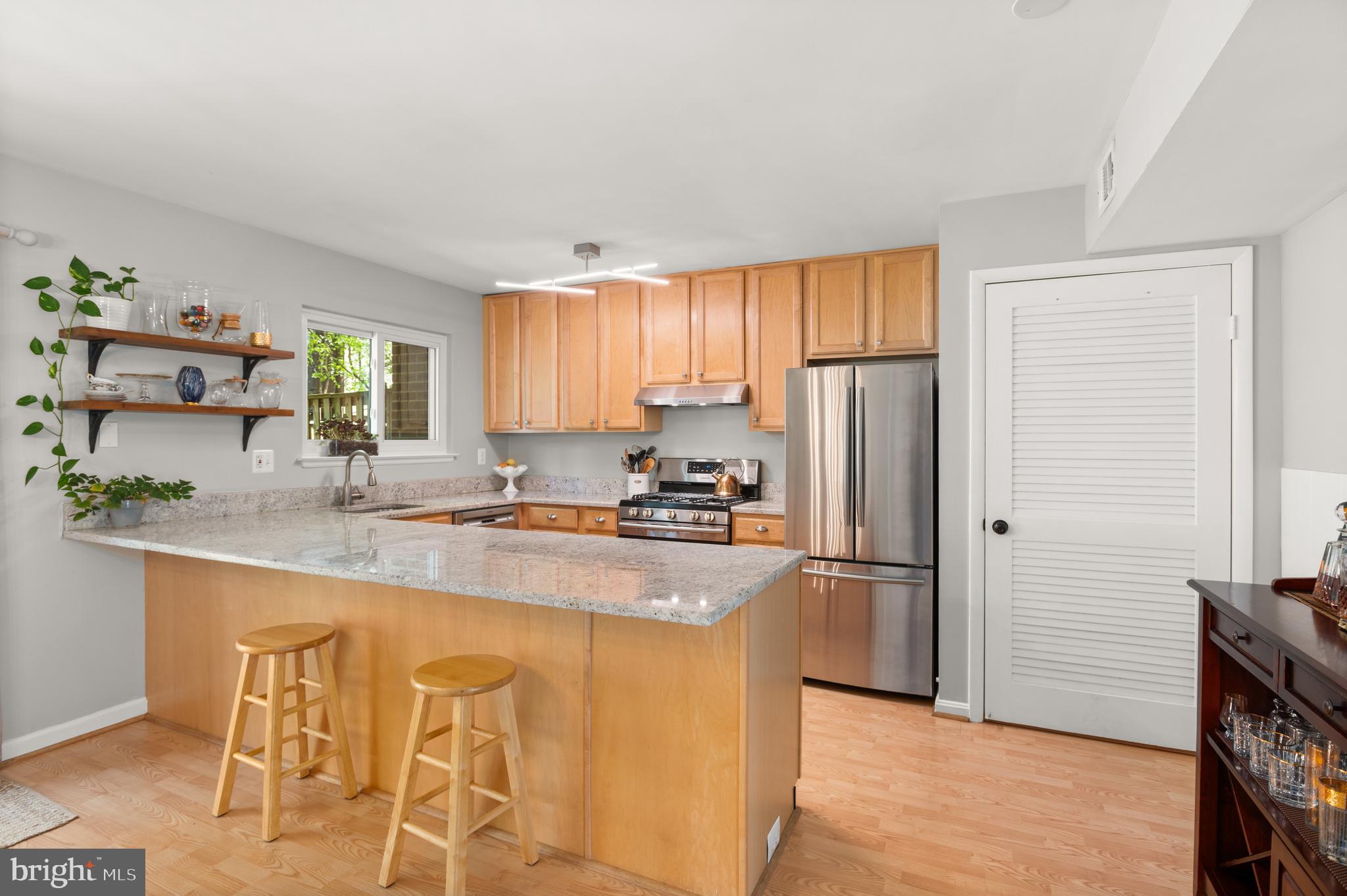 11150 Forest Edge Drive Reston, VA 20190 - Photo 15 of 30 Kitchen