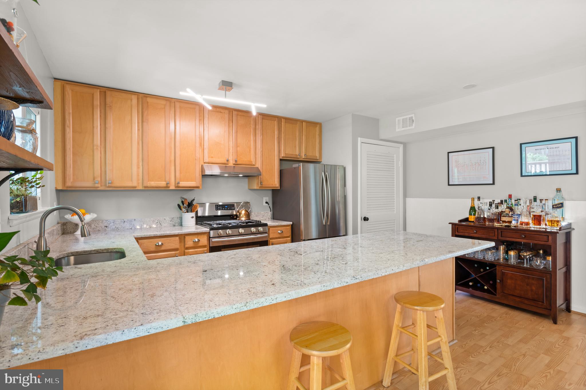 11150 Forest Edge Drive Reston, VA 20190 - Photo 17 of 30 Kitchen