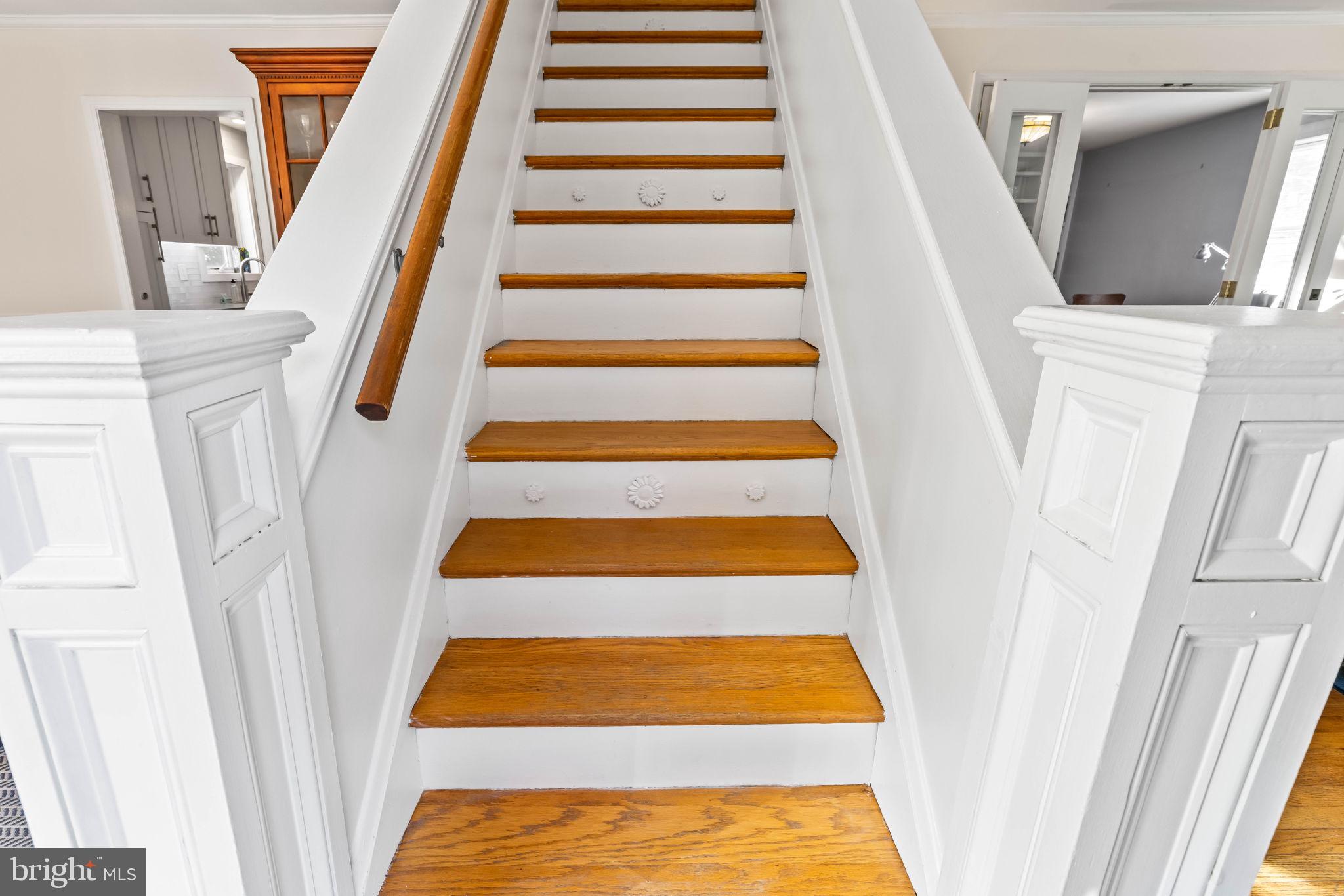 514 Murdock Road Baltimore, MD 21212 - Photo 45 of 51 Staircase to second floor