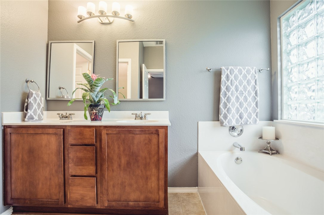 11012 Los Comancheros Road Austin, TX 78717 - Photo 15 of 24