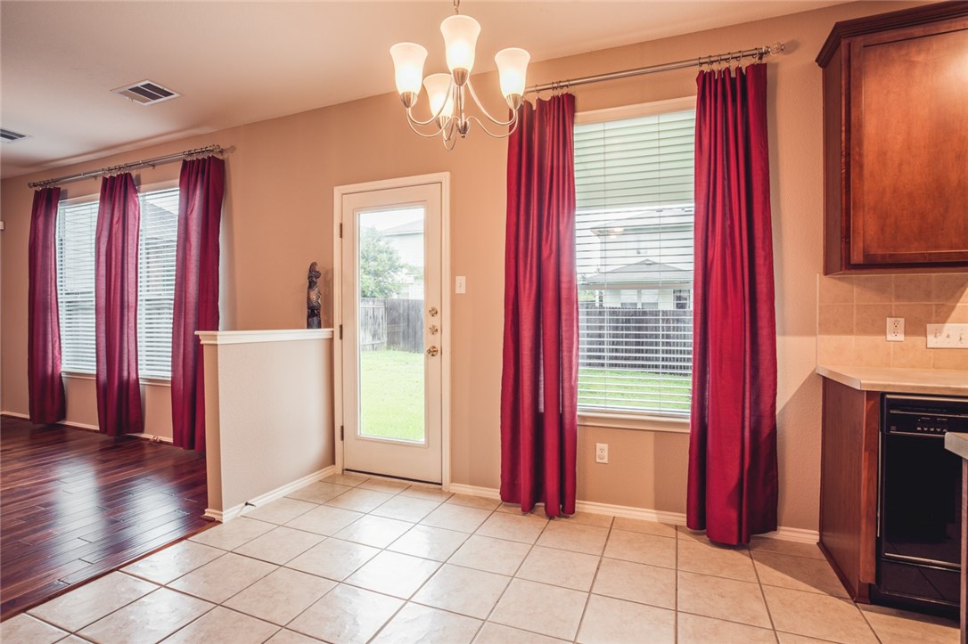 11012 Los Comancheros Road Austin, TX 78717 - Photo 3 of 24