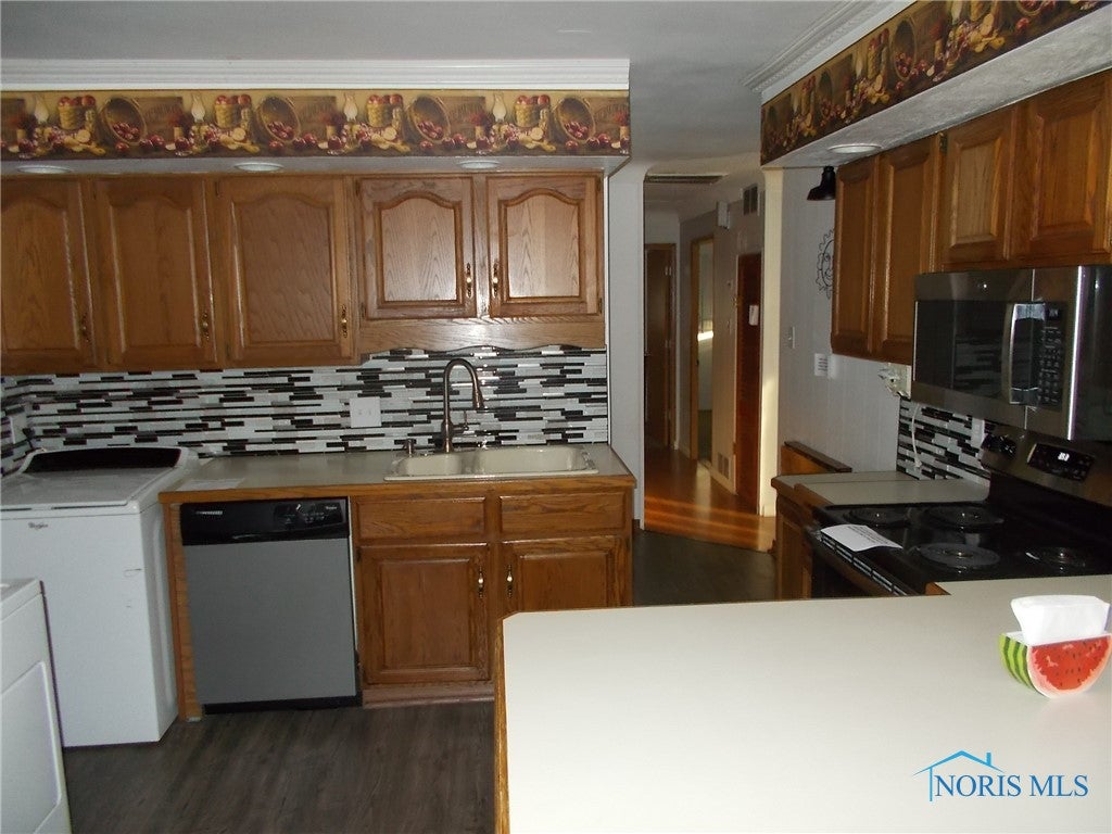 4450 Thackeray Road Maumee, OH 43537 - Photo 21 of 22 now empty