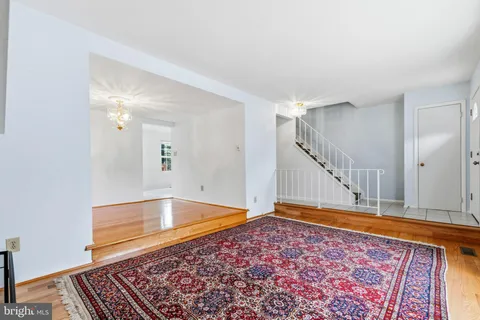 $3,200 | 18617 Chickadee Lane, Gaithersburg, MD 20879