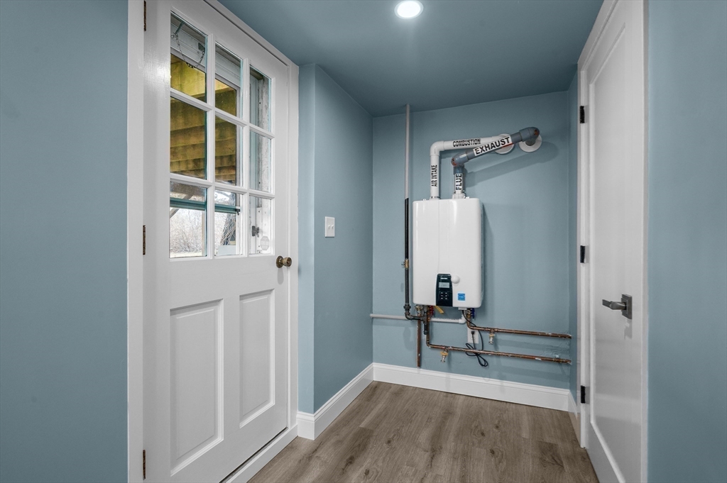 315 R Nauset Light Beach Road Eastham, MA 02642 - Photo 18 of 28 a view of a room with gym equipment