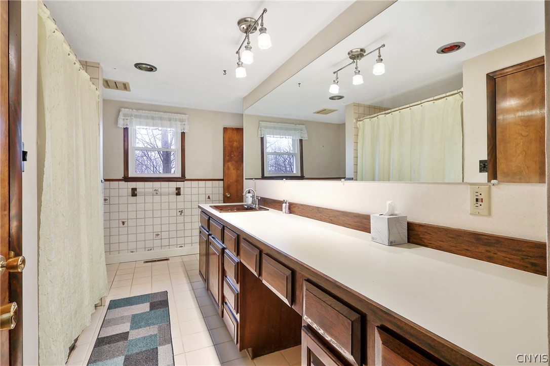 5336 Caughdenoy Road Clay, NY 13041 - Photo 26 of 38