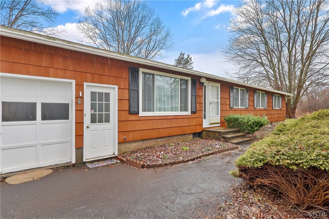 5336 Caughdenoy Road Clay, NY 13041 - Photo 3 of 38