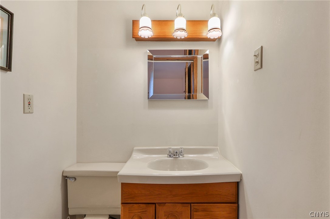 5336 Caughdenoy Road Clay, NY 13041 - Photo 33 of 38