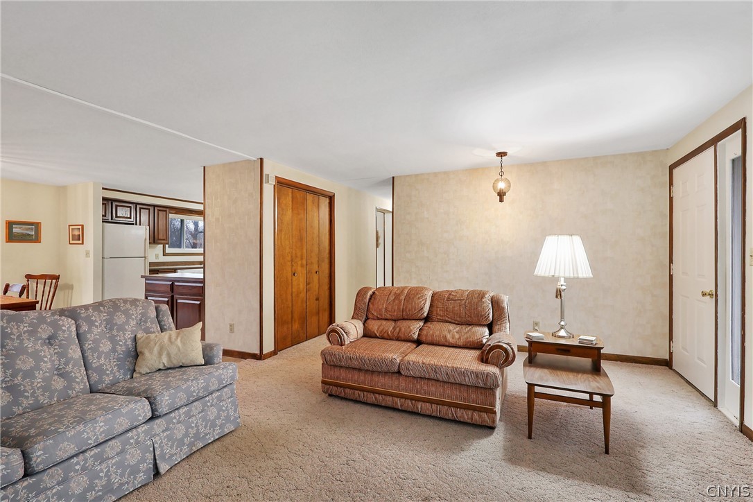 5336 Caughdenoy Road Clay, NY 13041 - Photo 7 of 38