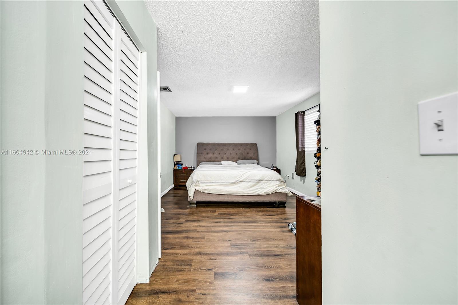 875 East 29th Street Hialeah, FL 33013 - Photo 12 of 38