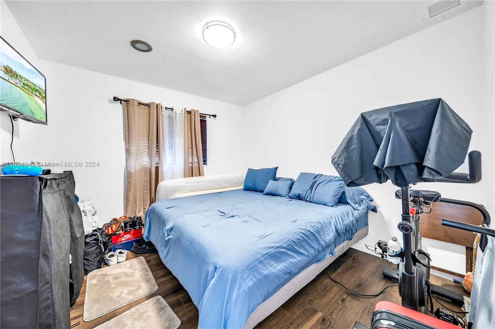 875 East 29th Street Hialeah, FL 33013 - Photo 13 of 38