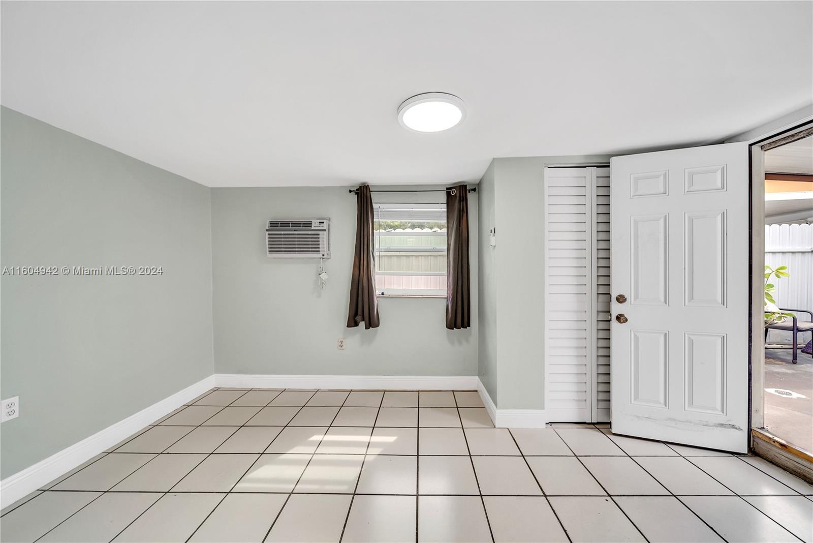 875 East 29th Street Hialeah, FL 33013 - Photo 23 of 38