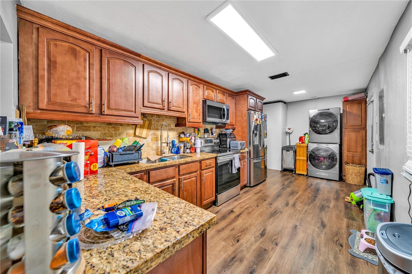 875 East 29th Street Hialeah, FL 33013 - Photo 5 of 38