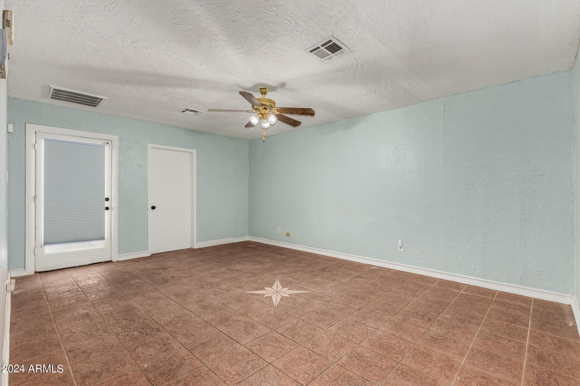 6233 West Osborn Road Phoenix, AZ 85033 - Photo 15 of 37 10 - Orborn