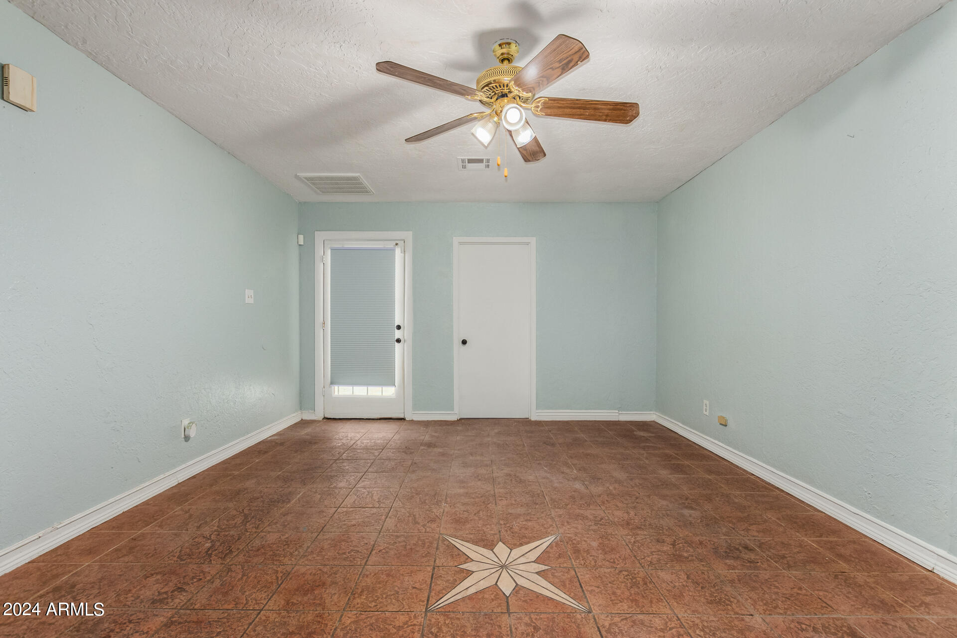 6233 West Osborn Road Phoenix, AZ 85033 - Photo 16 of 37 11 - Orborn