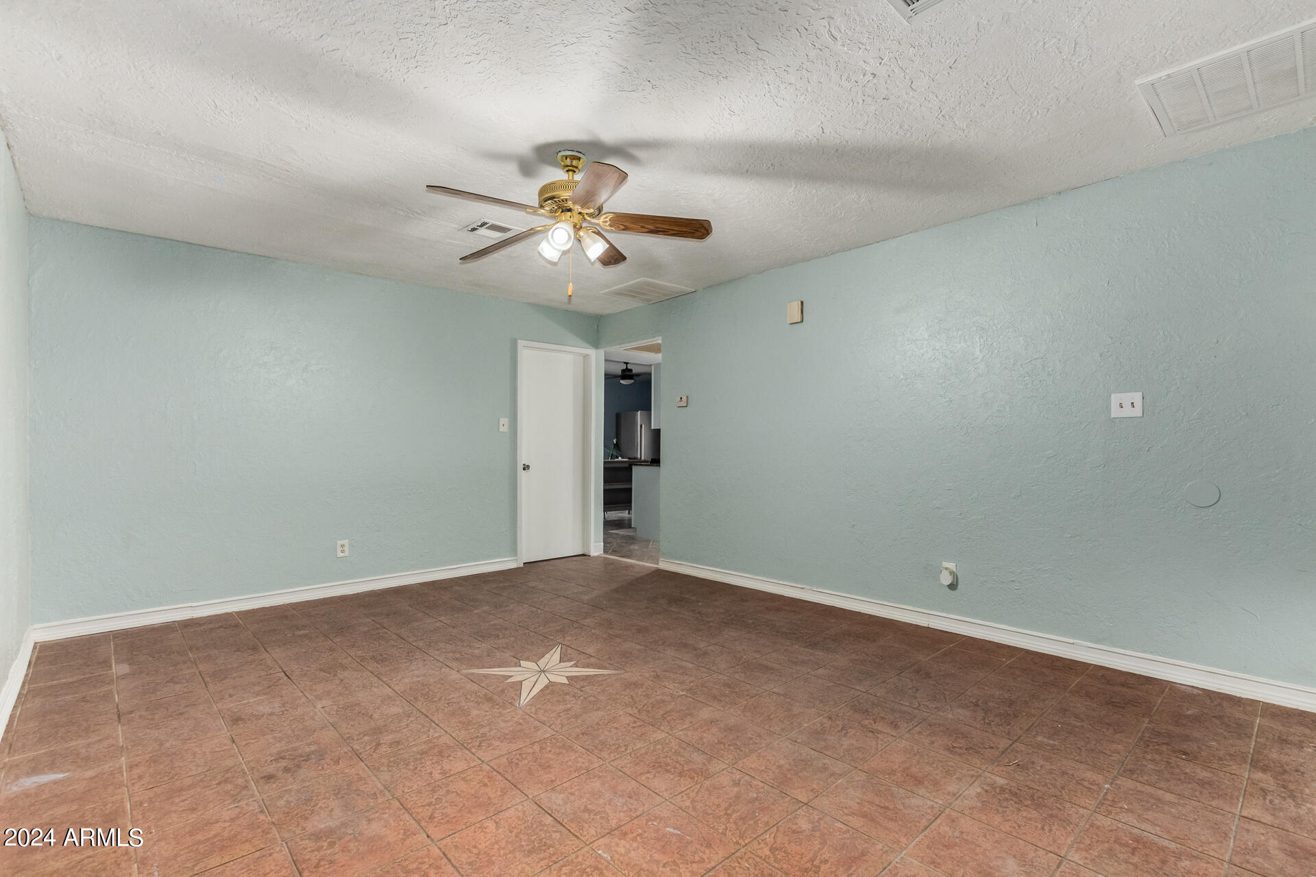 6233 West Osborn Road Phoenix, AZ 85033 - Photo 18 of 37 13 - Orborn