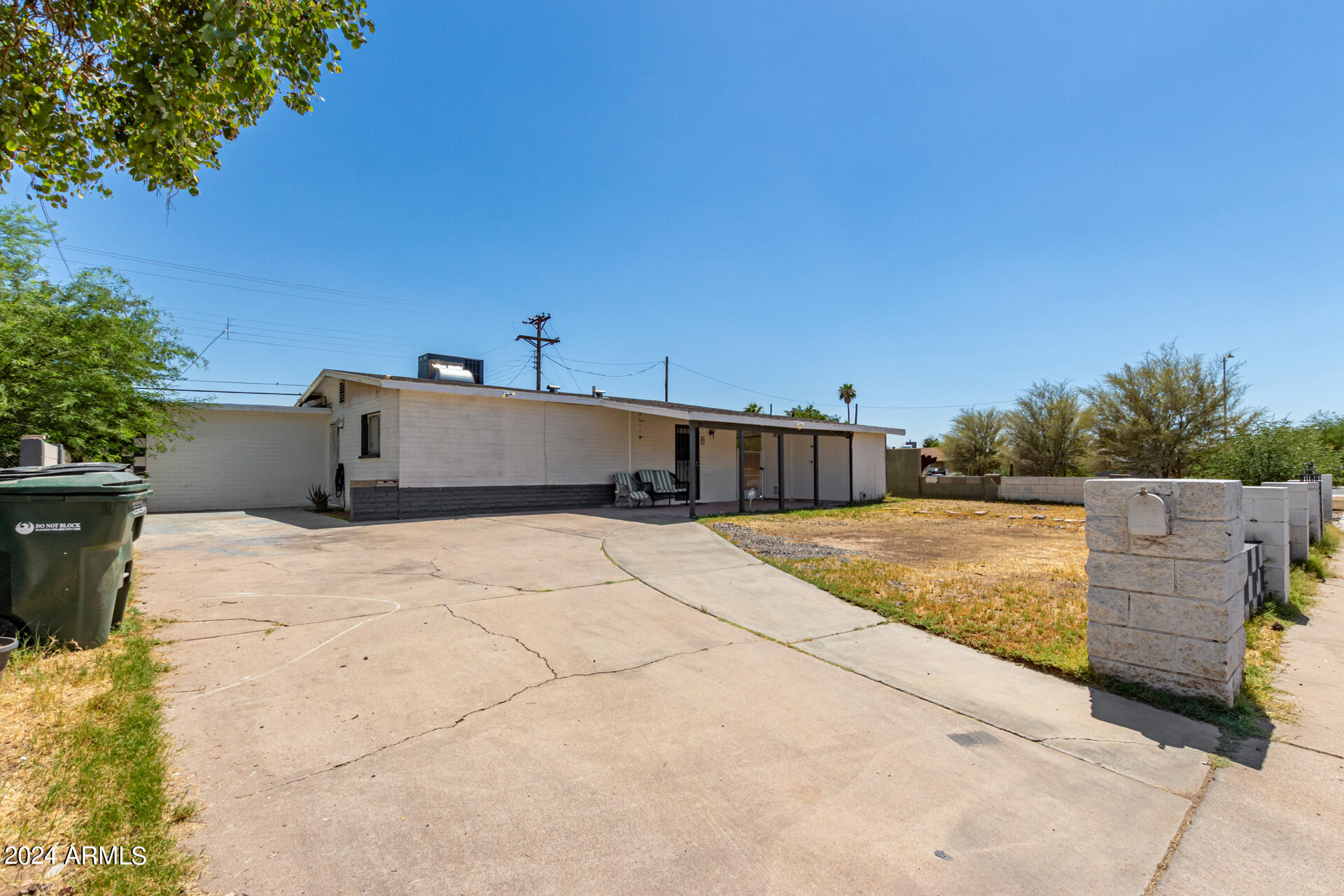 6233 West Osborn Road Phoenix, AZ 85033 - Photo 2 of 37 03 - Orborn