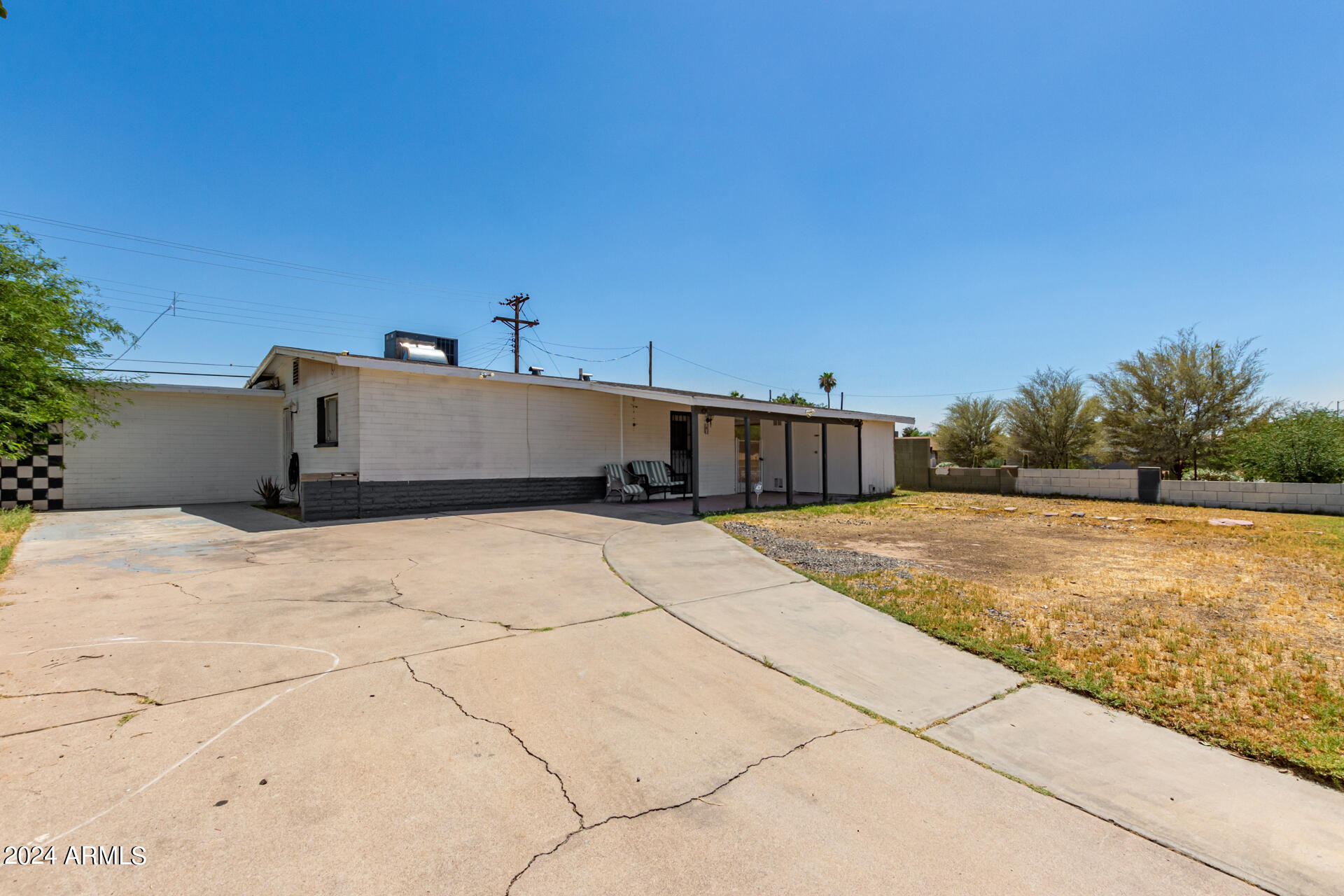 6233 West Osborn Road Phoenix, AZ 85033 - Photo 4 of 37 04 - Orborn