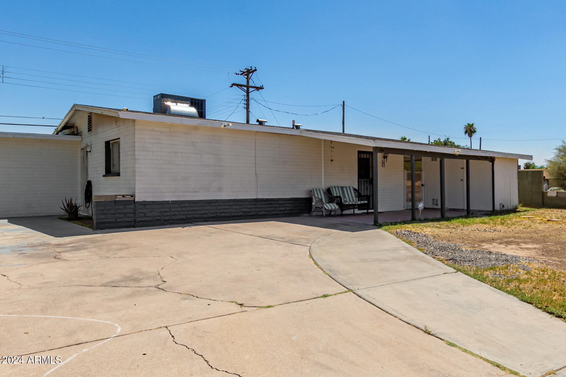 6233 West Osborn Road Phoenix, AZ 85033 - Photo 5 of 37 05 - Orborn