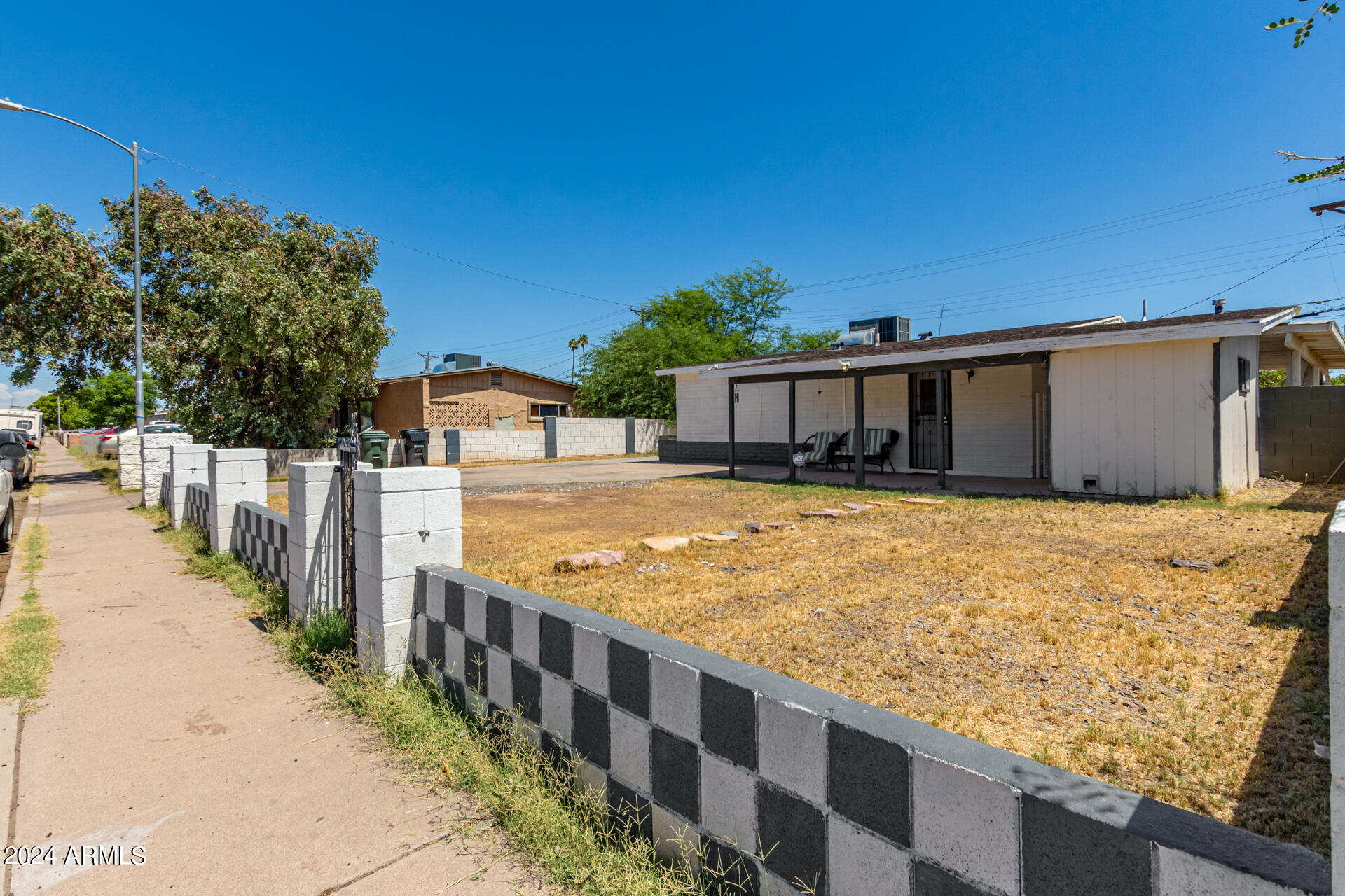 6233 West Osborn Road Phoenix, AZ 85033 - Photo 6 of 37 06 - Orborn