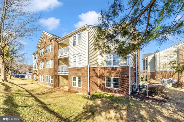 $259,900 | 2402 Dominion Drive, Unit 1B, Frederick, MD 21702