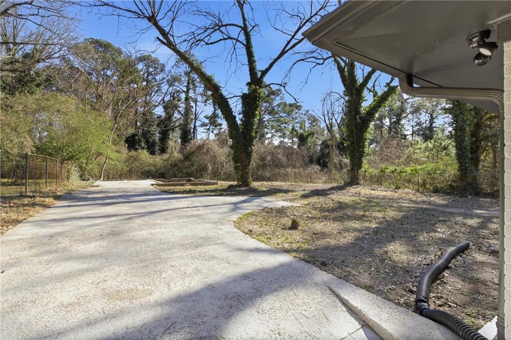 1410 Willis Mill Road Southwest Atlanta, GA 30311 - Photo 27 of 33 a view of a backyard
