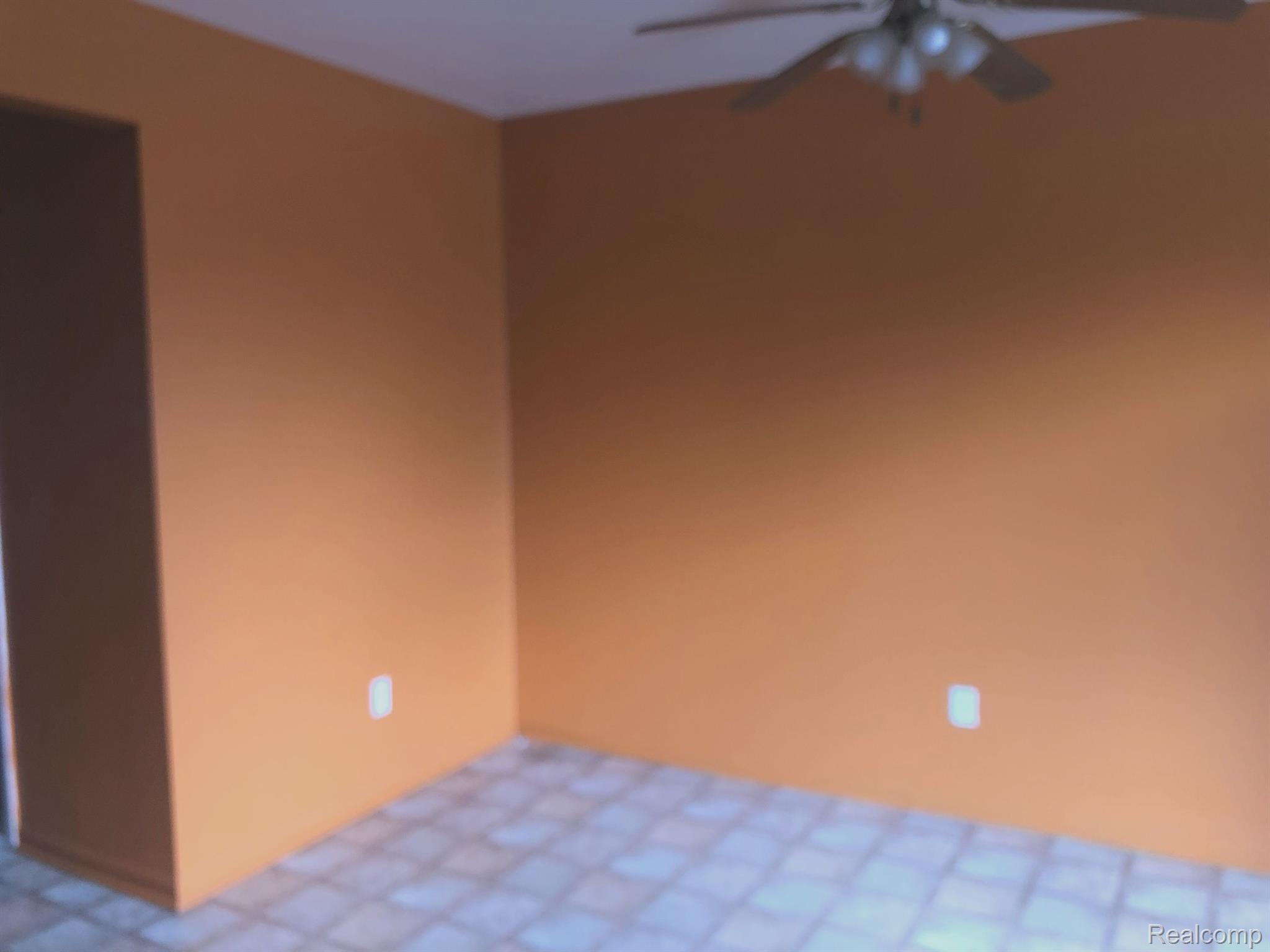 462 Salliotte Road, Unit 3 Ecorse, MI 48229 - Photo 6 of 17 Dining area ext to kitchen