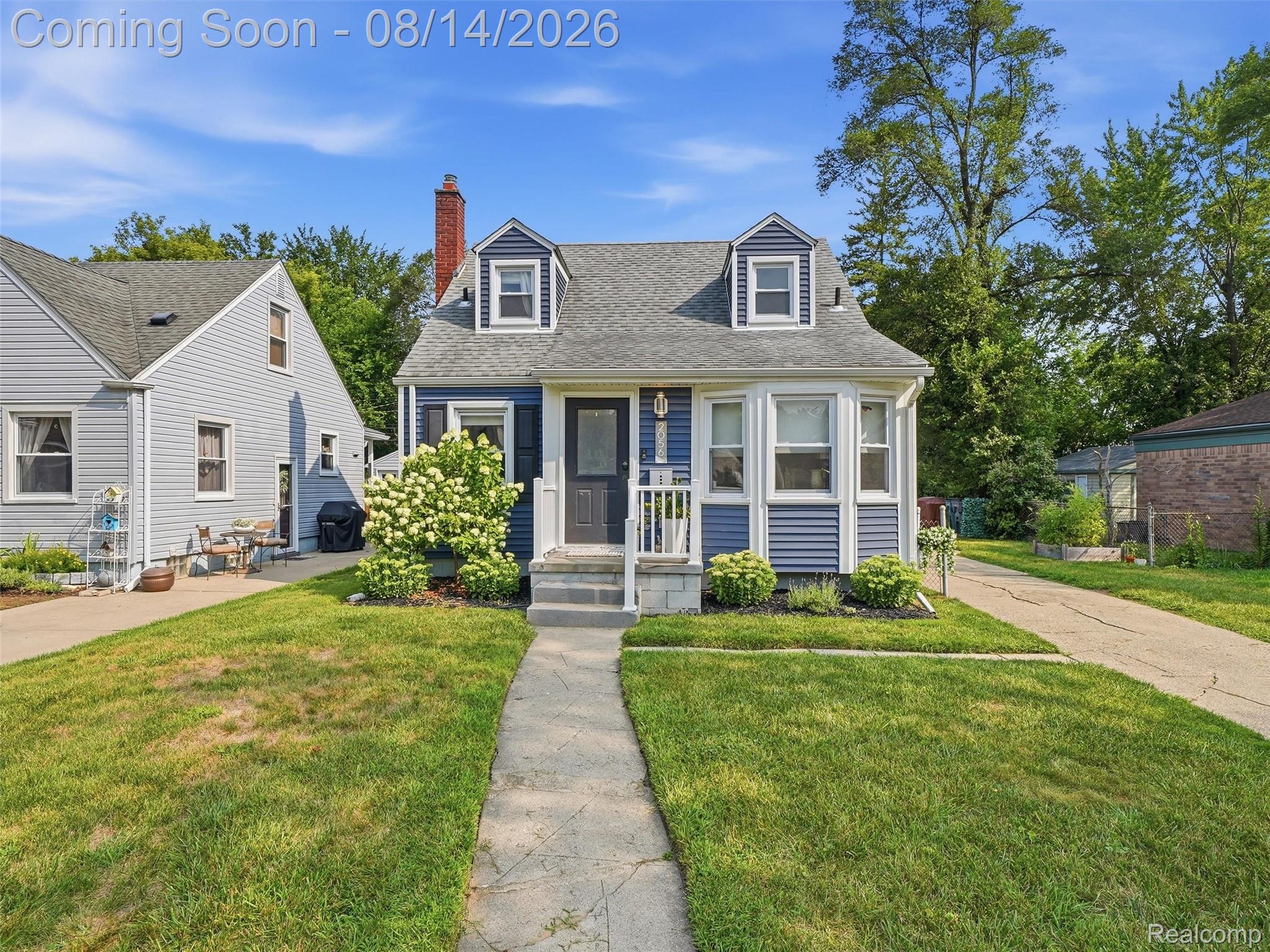2056 Cambridge Road Berkley, MI 48072 - Photo 1 of 25 01-DSC01617.jpg