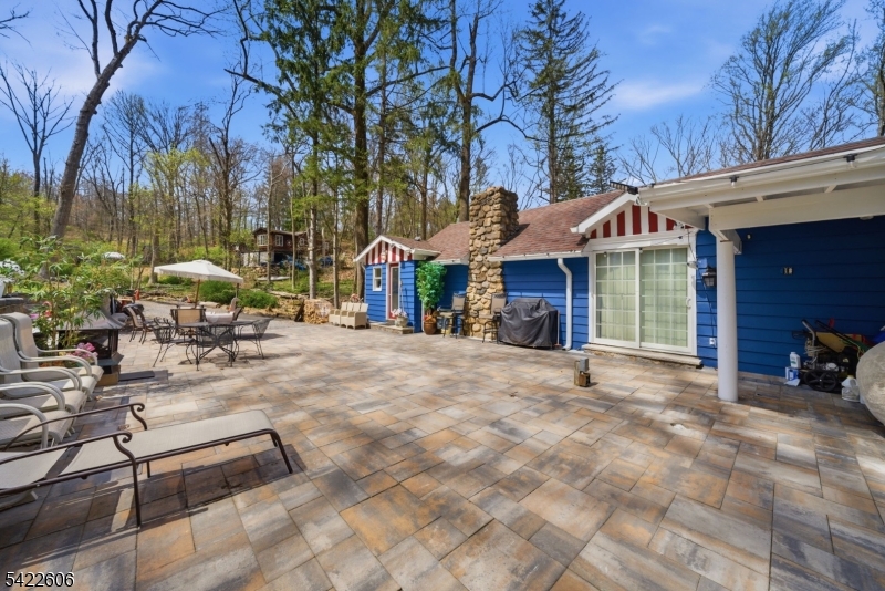 399 Springbrook Trail Sparta, NJ 07871 - Photo 19 of 27 a view of a house with sitting area