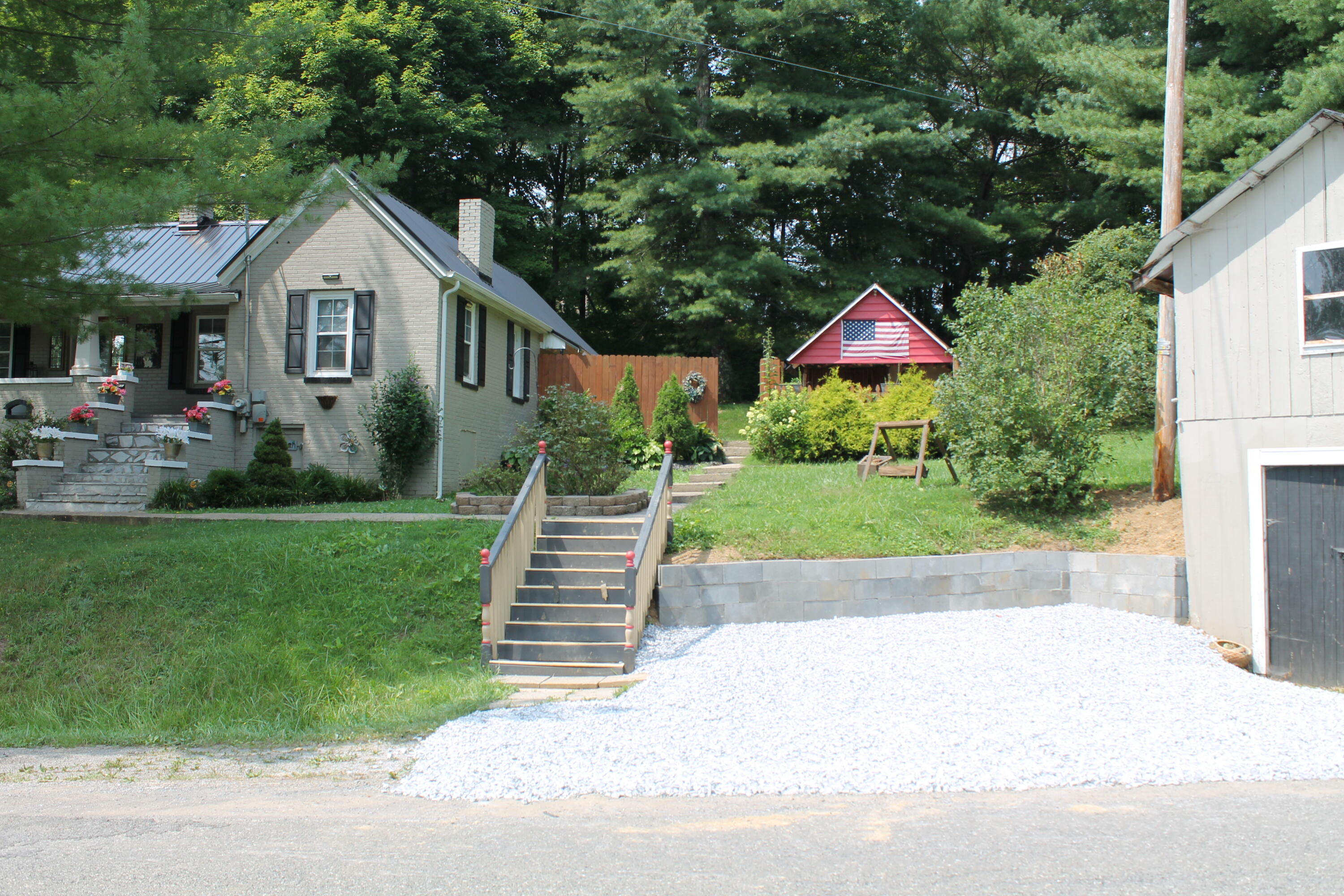 9130 Wagner Road Bristol, VA 24202 - Photo 2 of 21 IMG_2150
