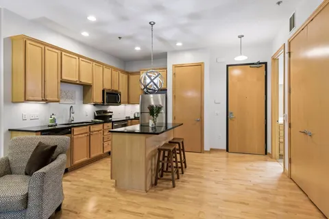 $275,000 | 240 Spring Street, Unit 203, St. Paul, MN 55102
