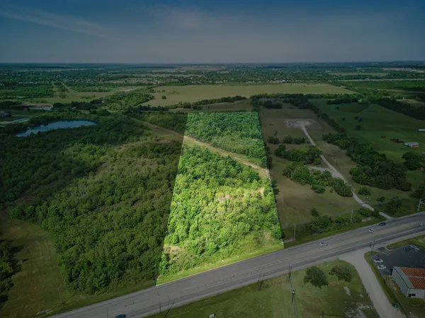 $990,000 | 17828 Highway 35, Pearland, TX 77511