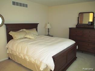 29404 Hoover Road Warren, MI 48093 - Photo 8 of 13 009.jpg