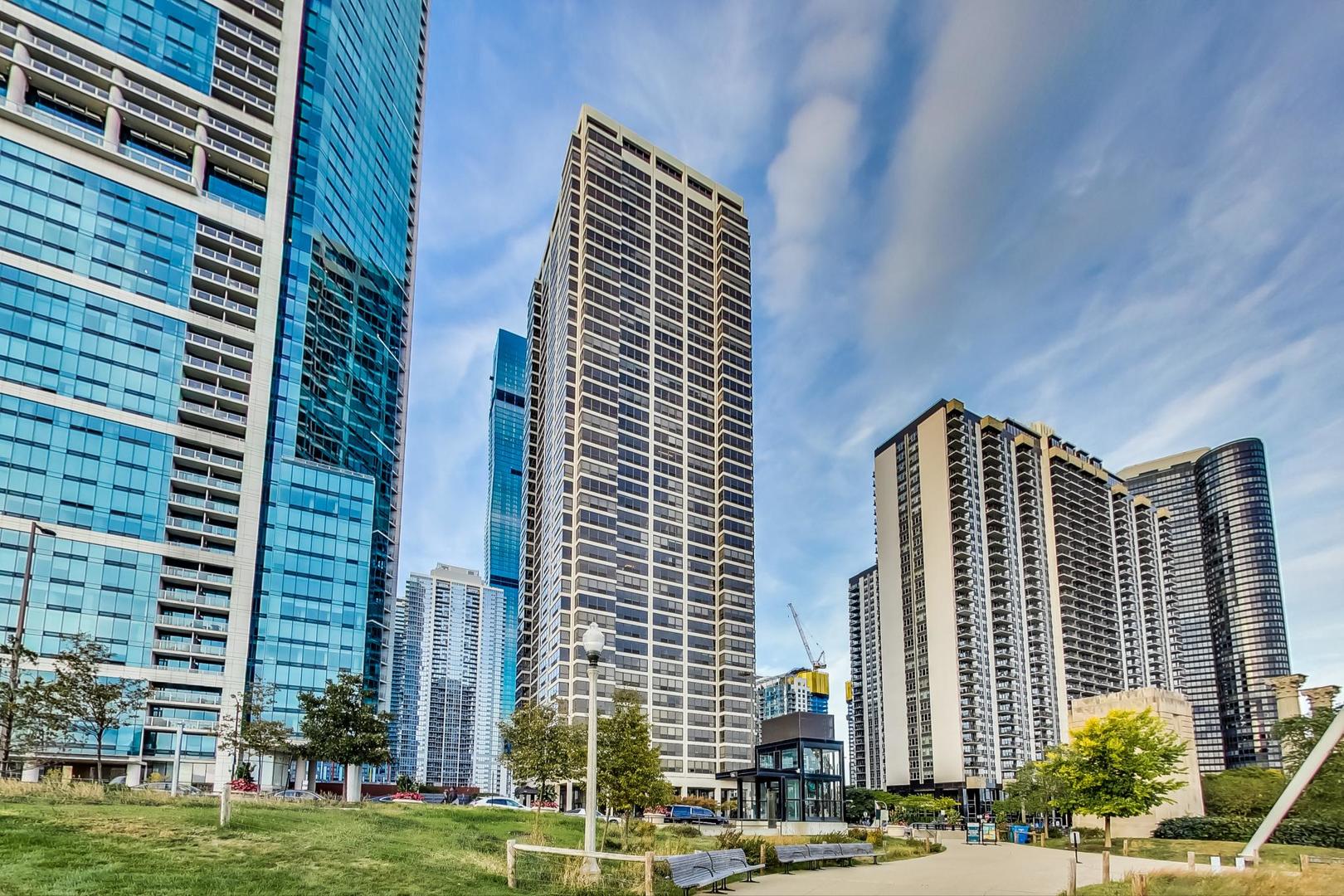 360 East Randolph Street, Unit 2506 Chicago, IL 60601 - Photo 9 of 25