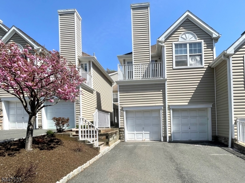 18 Springholm Drive, Berkeley Heights, NJ 07922 Compass