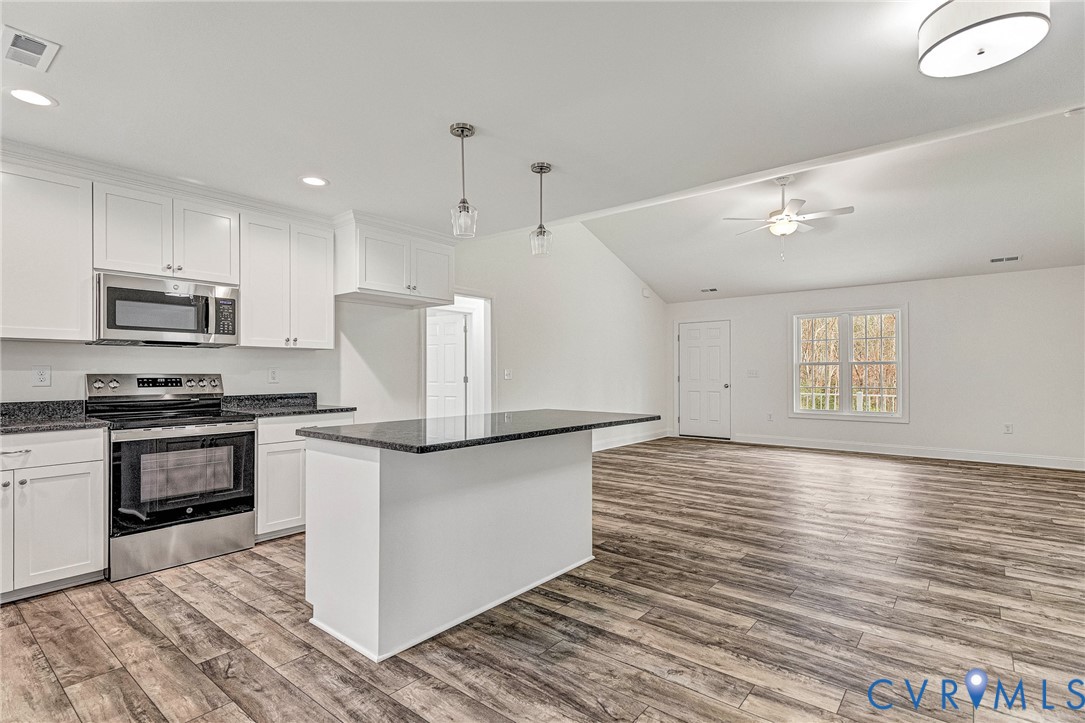 127 Ferry Landing Road Dunnsville, VA 22454 - Photo 4 of 38