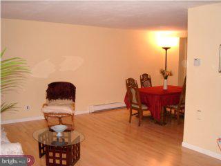 24 Linden Road Burlington, NJ 08016 - Photo 2 of 6