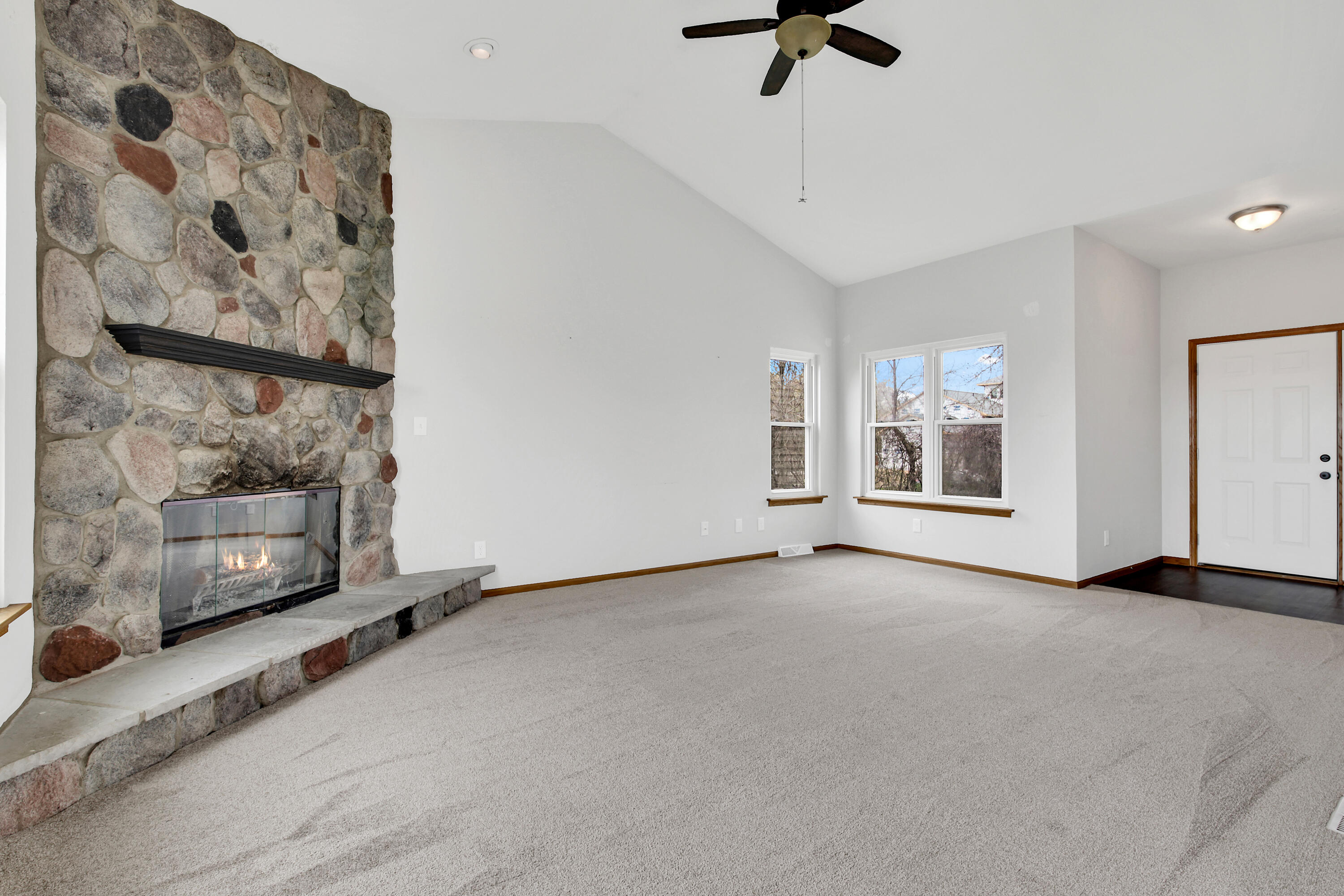 7809 East Wind Lake Road Norway, WI 53185 - Photo 7 of 33 Great Natural Light