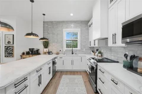 $1,100,000 | 1727 Maryland Avenue Northeast, St. Petersburg, FL 33703