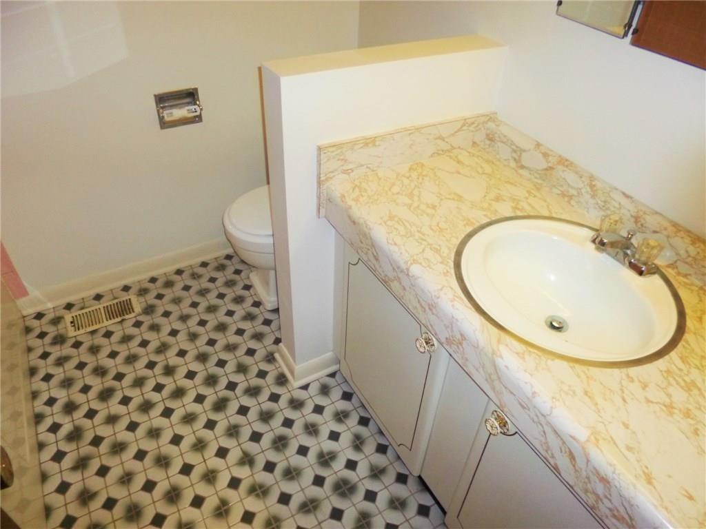 6740 West Ralston Road Indianapolis, IN 46221 - Photo 10 of 23