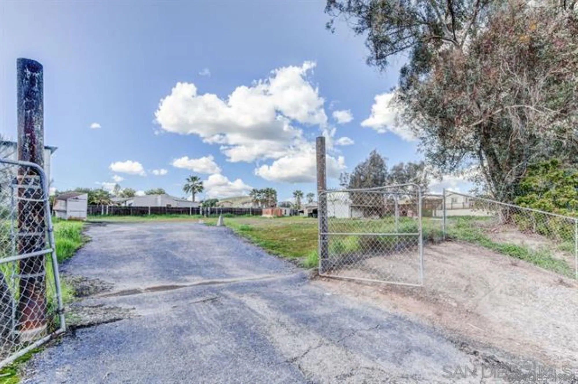 9945 Conejo Road Santee, CA 92071 - Photo 4 of 27 Gallery Image 4