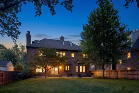 $1,725,000 | 639 North Wright Street, Naperville, IL 60563