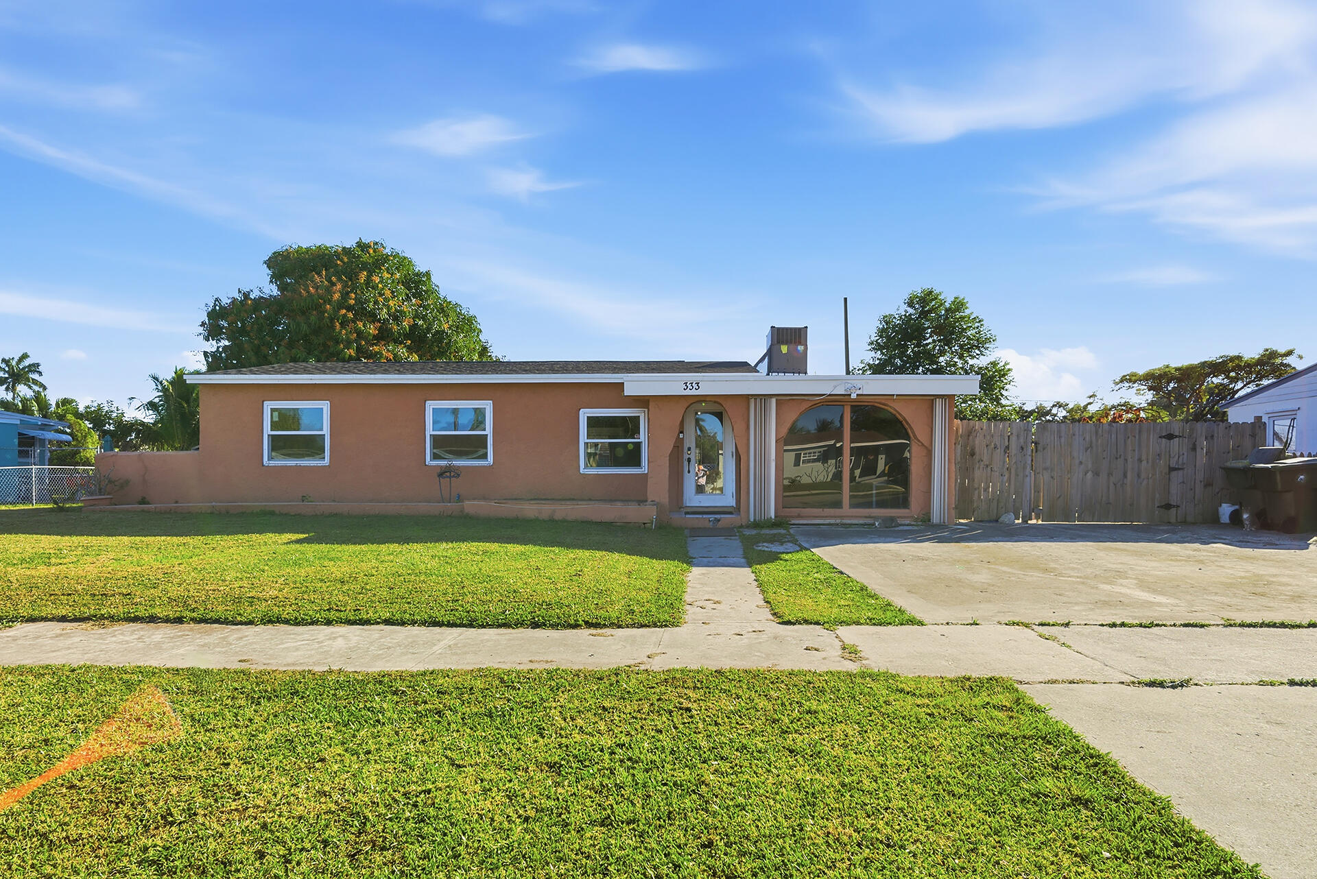 333-MID-PINES-ROAD-33461-001